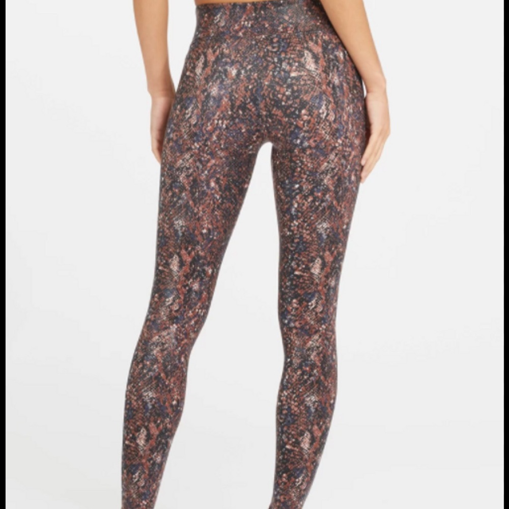 Spanx Faux Leather Snake Shine
Leggings, Mocha Snake XL - Picture 2 of 5